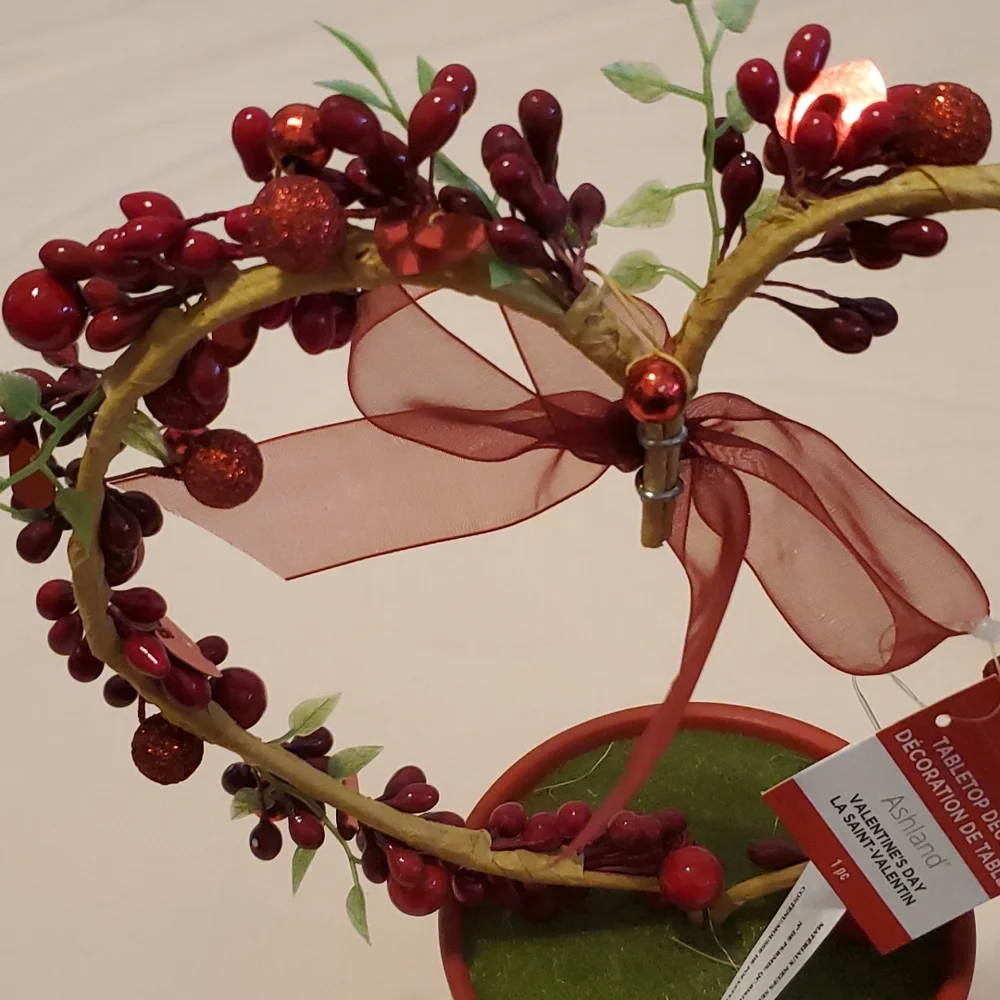 2 Berry Potted Hearts Tabletop Decor
